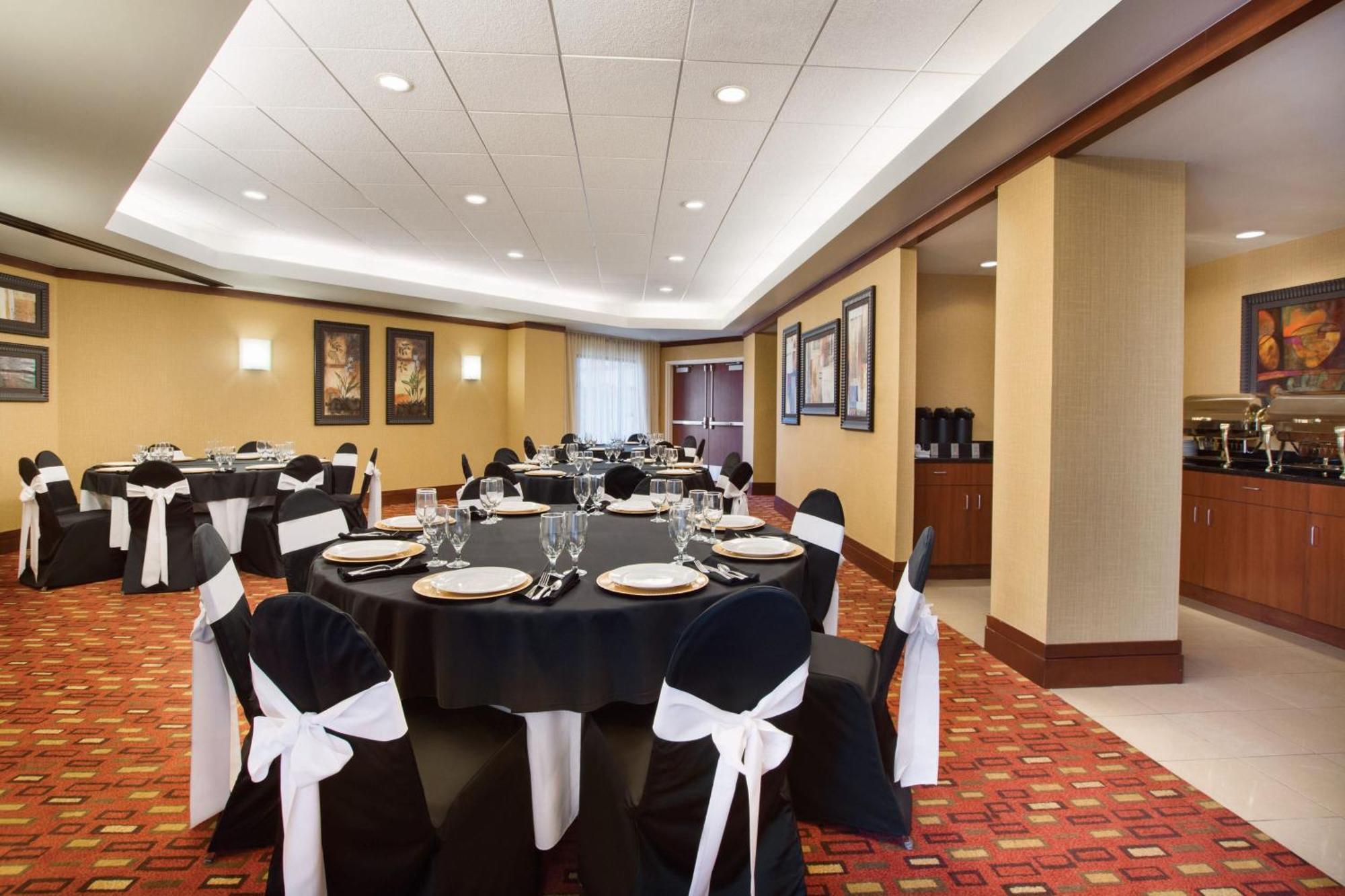 Courtyard By Marriott Oklahoma City Downtown Екстериор снимка