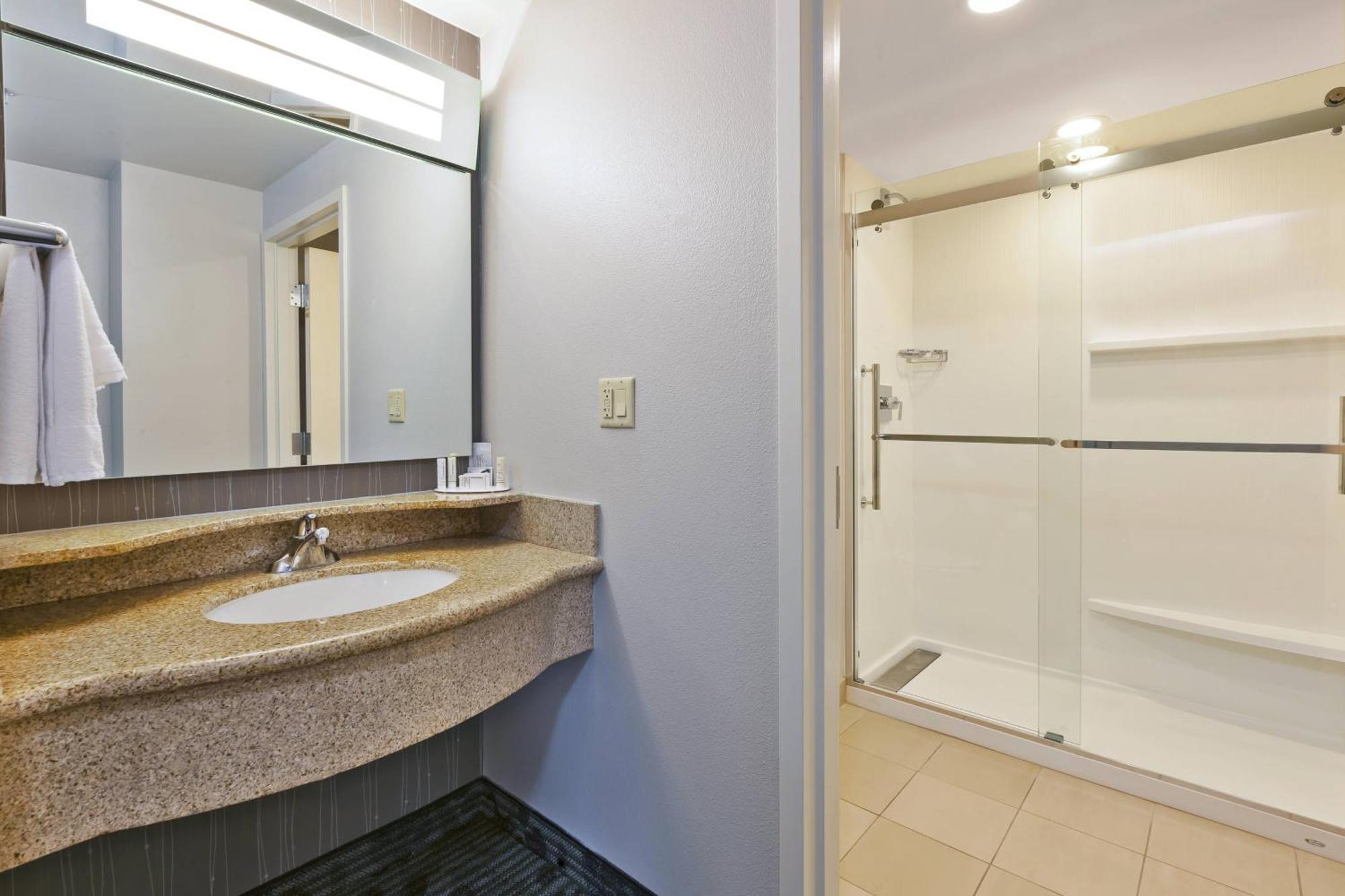 Courtyard By Marriott Oklahoma City Downtown Екстериор снимка
