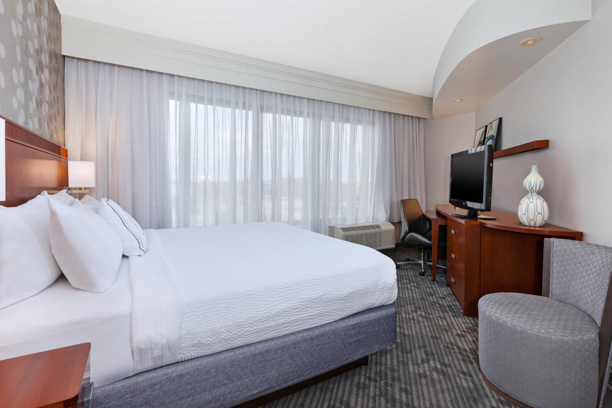 Courtyard By Marriott Oklahoma City Downtown Екстериор снимка