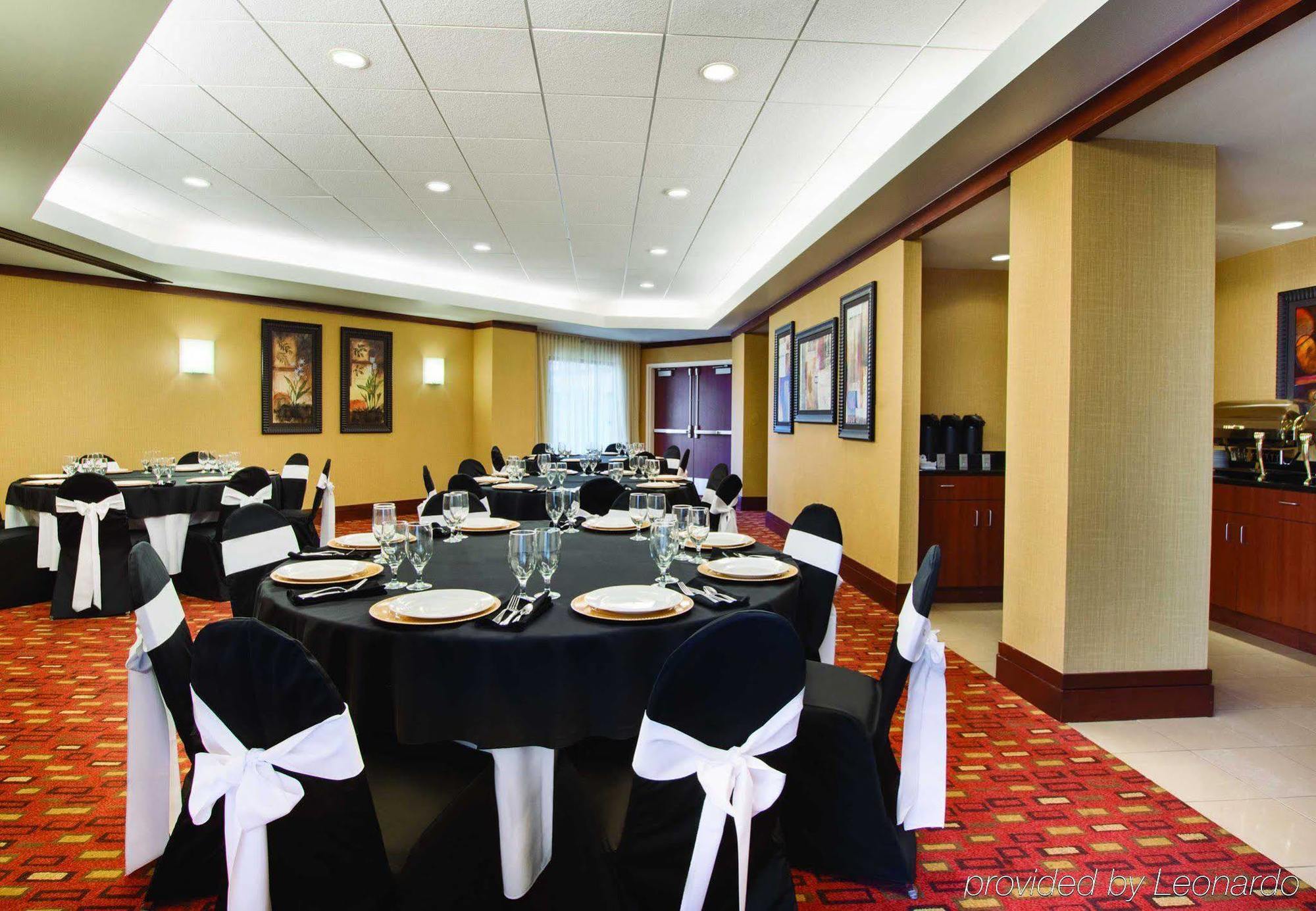 Courtyard By Marriott Oklahoma City Downtown Екстериор снимка